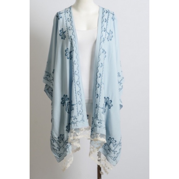*LAST ONE!* Blue & Ivory Lace Embroidered Kimono - Picture 3 of 7